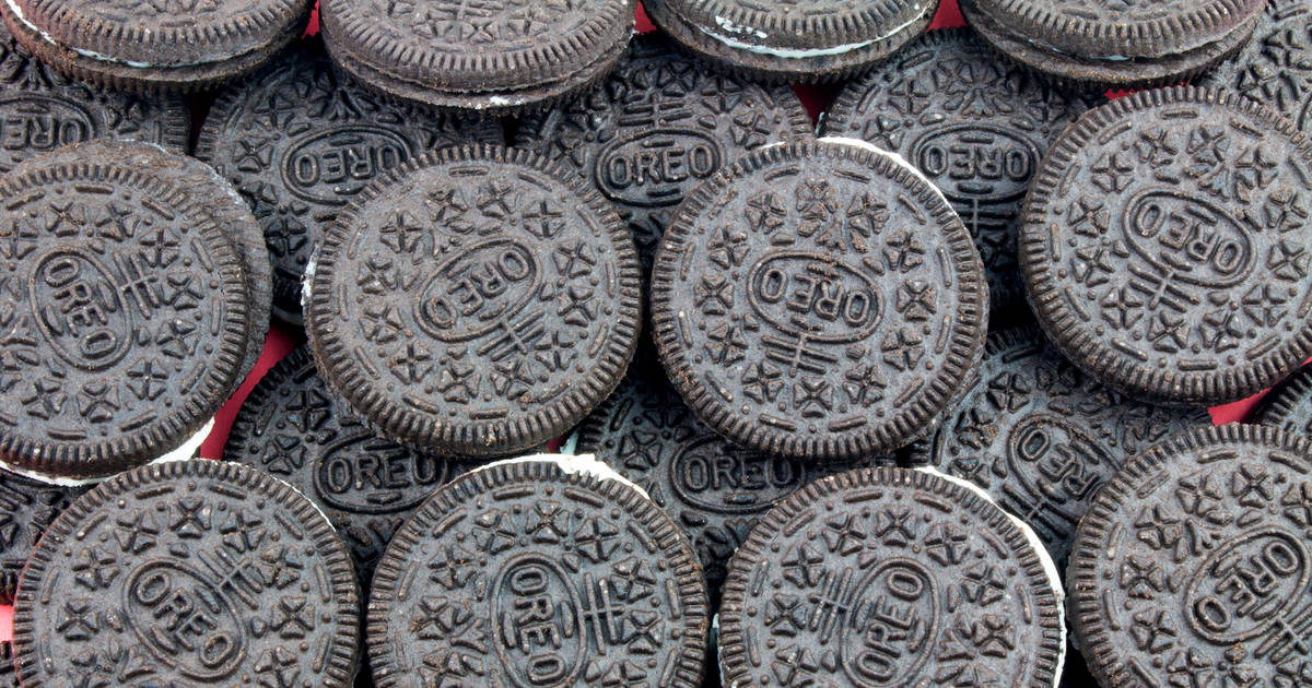 What Color Are Oreos Oreo Ends The Black Vs Brown Debate Thrillist