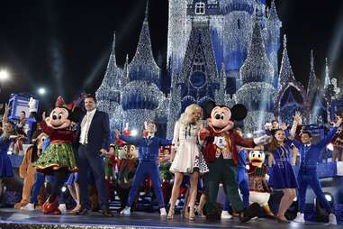 the wonderful world of disney: magical holiday celebration