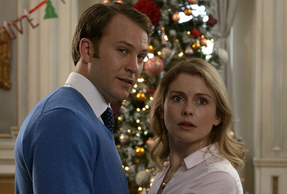 A Christmas Prince 2 Review: Netflix's Royal Wedding is Beautiful Trash - Thrillist