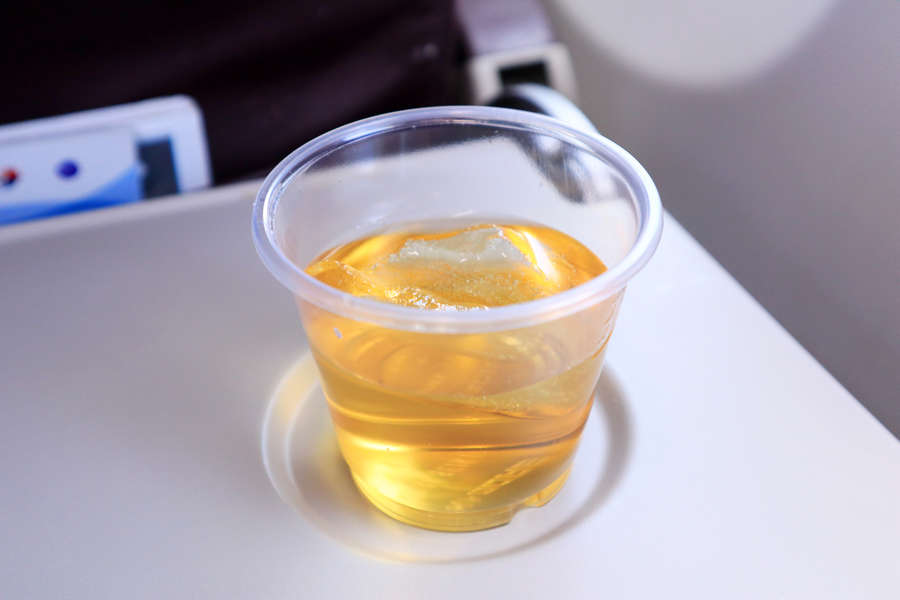 Delta Airlines Raising Alcohol Prices By 1 on All Flights Thrillist