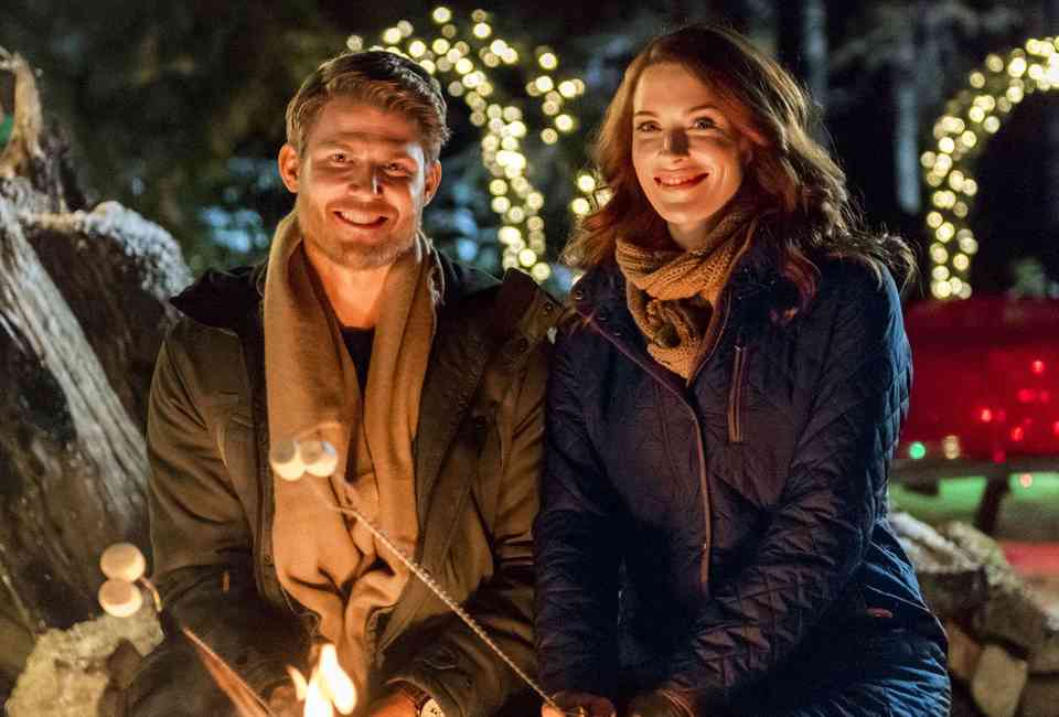 Best Hallmark Christmas Movies Of All Time Ranked Thrillist