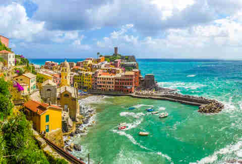 europe thrillist cinque terre train