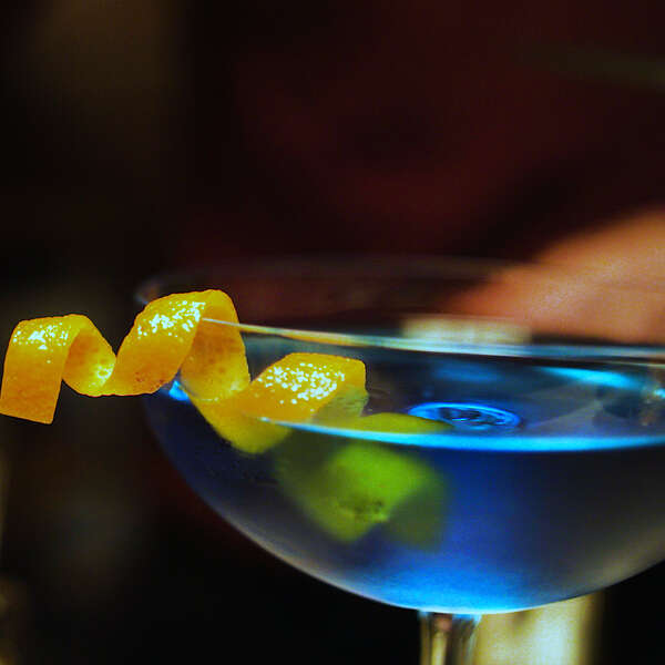 Best Martini Recipe Blue Martini Classic Cocktail Thrillist