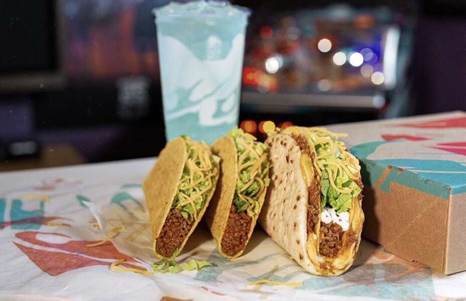 Taco Bell's Double Cheesy Gordita Crunch Returns to Menu - Thrillist