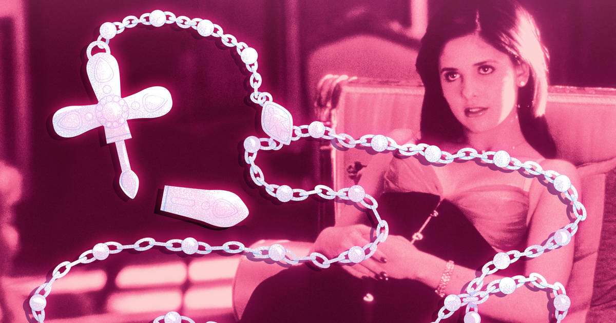 Cruel Intentions: Why Kathryn's Coke Cross Necklace Is Still So Iconic -  Thrillist