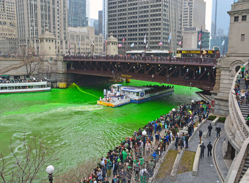 How the Chicago River Gets Dyed Green for St. Patrick's Day - Thrillist