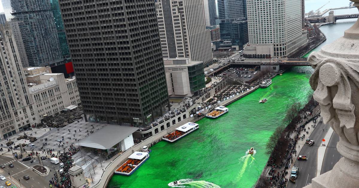 Time-lapse video shows Chicago River turning green for St. Patrick's Day