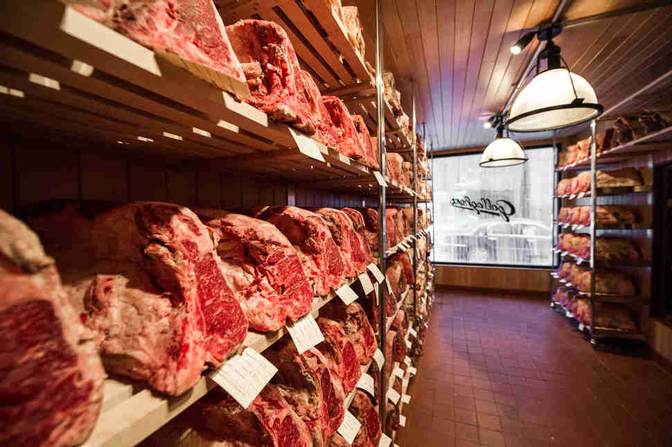 How To Dry Age Steak Everything To Know About Dry Aged Steaks Thrillist