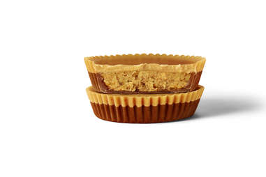 Reese's New Chocolate Lovers & Peanut Butter Lovers Cups Review - Thrillist