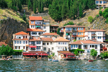 Eric Valenne geostory/shutterstock