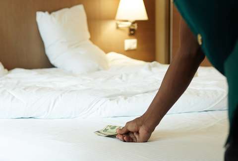 How Much To Tip Hotel Housekeepers Why You Re Not Tipping