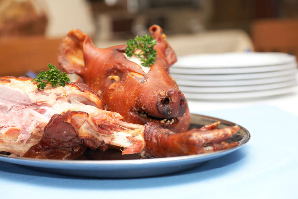How To Cook Pig S Head The Perfect Cookout Dish To Try This Summer Thrillist