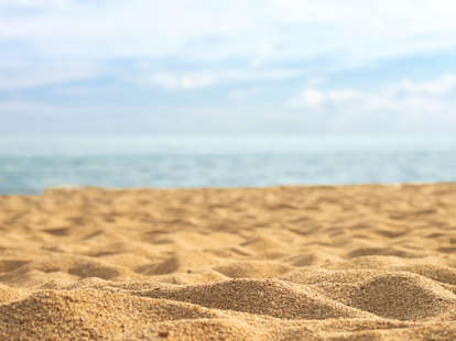 Singing Sand Beaches: How and Where to Hear Dry Sand Sing - Thrillist