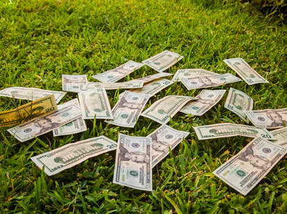 money falls off truck