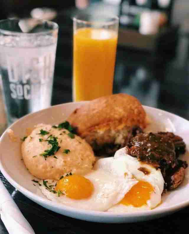 Best Brunch In Houston: Good Brunch Spots To Try In Every Neighborhood ...