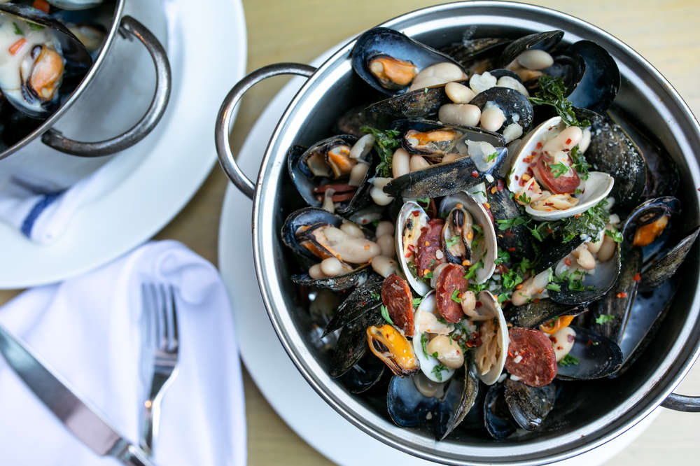 Best Seafood Restaurants In Nyc Top Places For Seafood In New York Thrillist