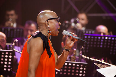 Dee Dee Bridgewater