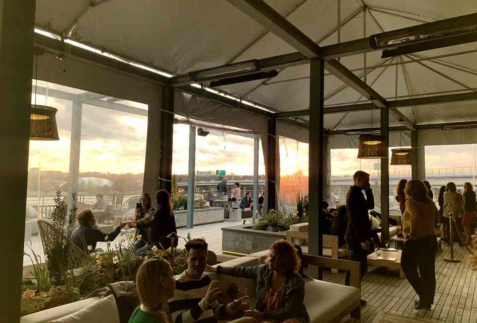 Best Rooftop Bars In Washington Dc Where To Drink With A