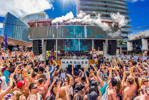 Topless Beach Party - Best Las Vegas Pool Parties 2019: Dayclubs to Cool Off at ...