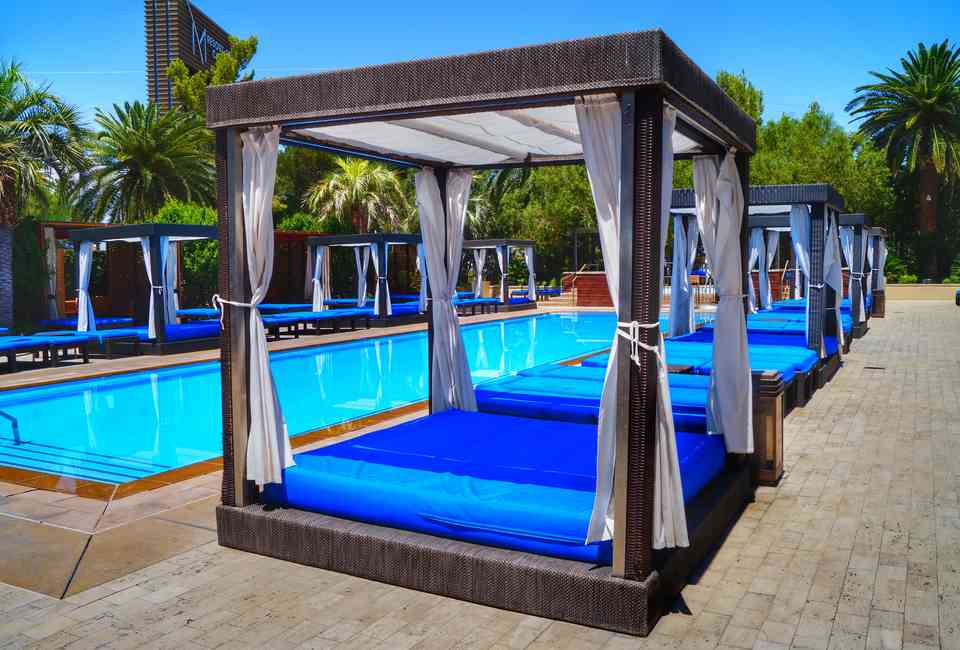 Best Las Vegas Pool Parties 2019 Dayclubs To Cool Off At This