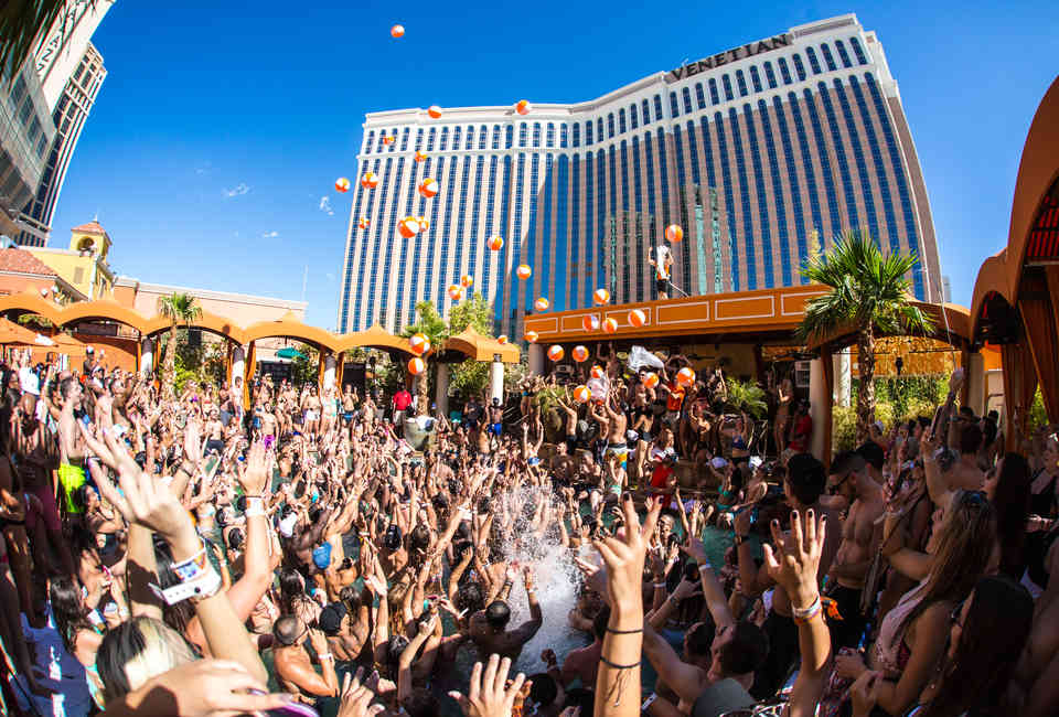 Topless Beach Party - Best Las Vegas Pool Parties 2019: Dayclubs to Cool Off at ...