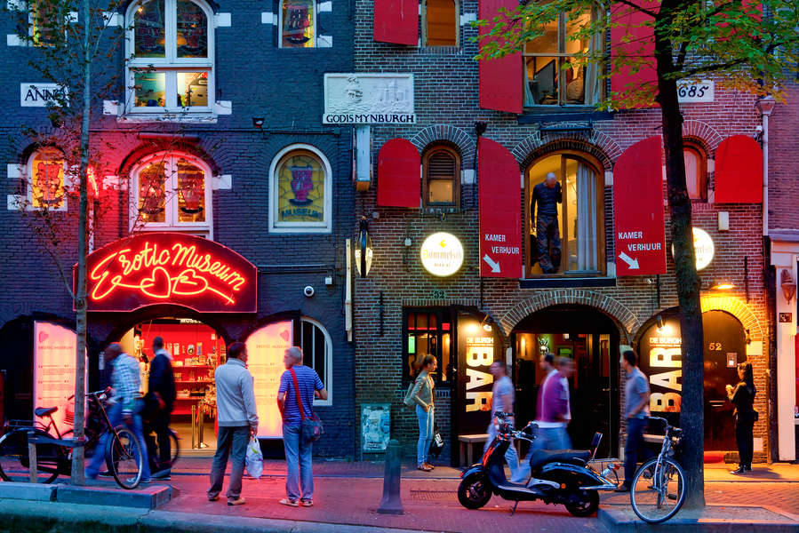 Amsterdam S Red Light District New Tour Ban Sex Workers