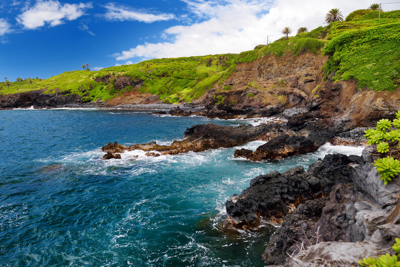 Rough and rocky shore at south coast of Maui, Hawaii, USA