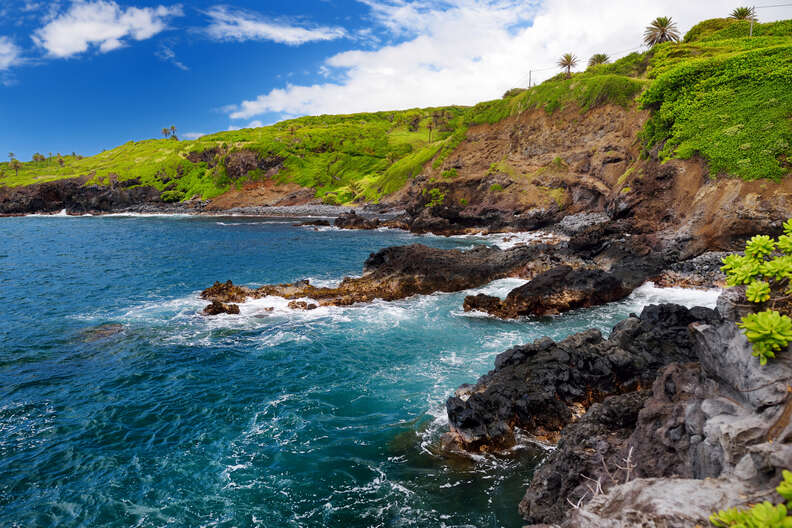 Rough and rocky shore at south coast of Maui, Hawaii, USA 