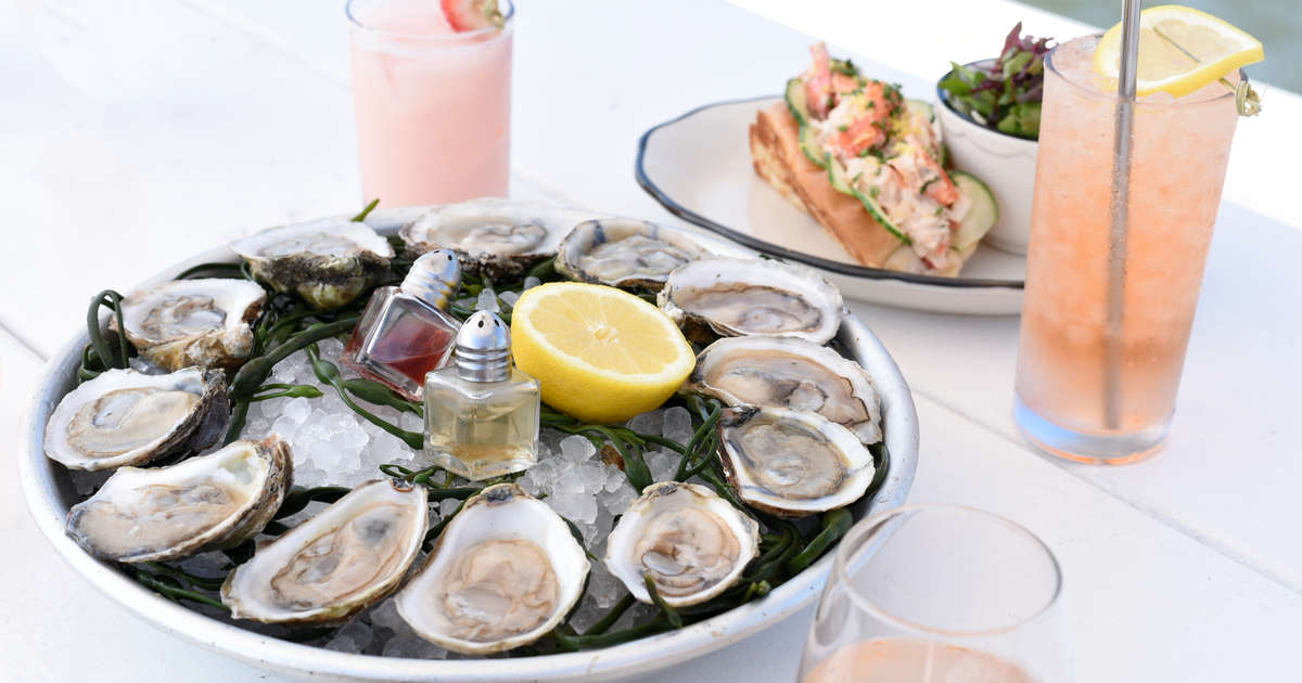 Best Oyster Bars in NYC Places With Delicious Raw Oysters in the City
