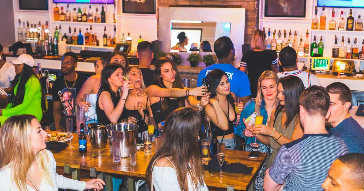 The 10 Best Bars in NYC to Find a One Night Stand In