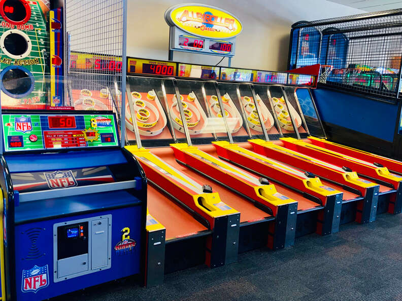 Chuck E. Cheese's brings classic Skeeball game online