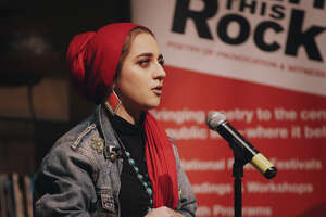 Marjan Naderi Tells the Stories of Muslim Americans Through Slam Poetry