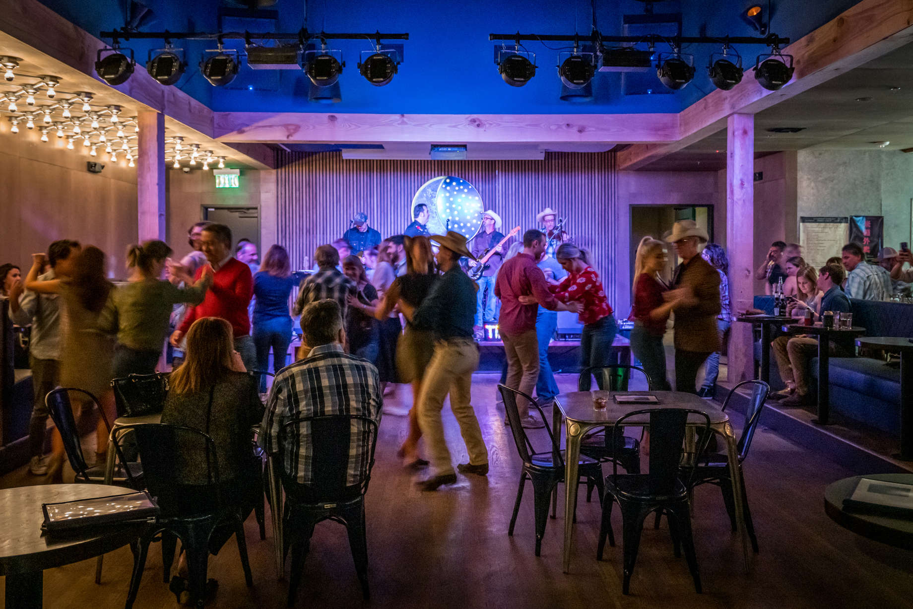 Best Speakeasy Bars In Houston Secluded Bars To Grab A Drink
