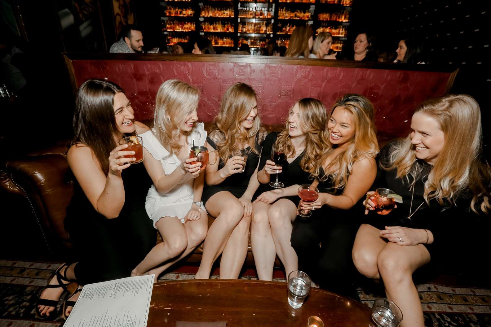 best-single-bars-in-chicago-where-to-meet-new-people-hook-up-thrillist