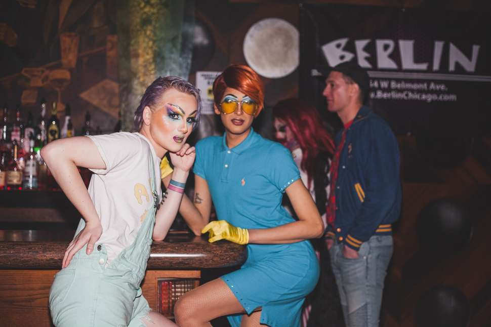 Best Gay Lesbian Lgbtq Bars In Chicago Queer Nightlife