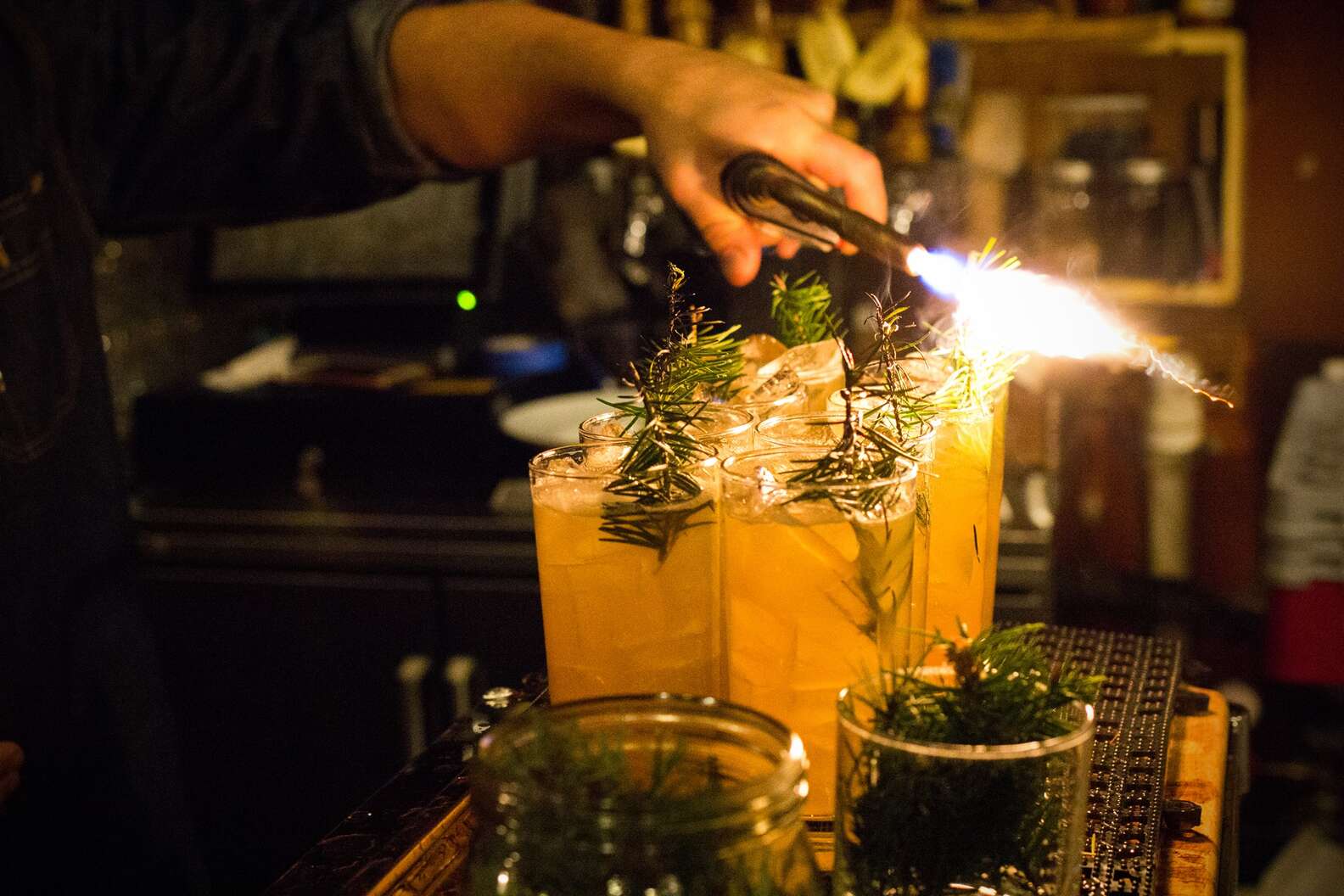 Best Happy Hour Specials In Seattle: Cheap Drinks In Every Neighborhood ...