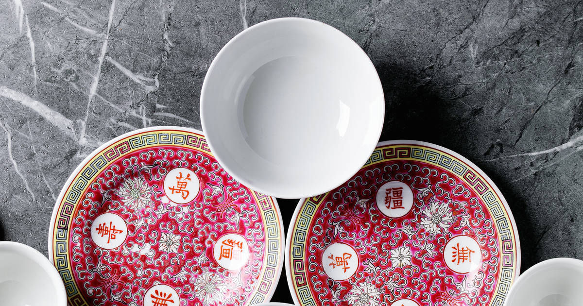 Chinese plate design: Những thiết kế đĩa Trung Quốc truyền thống luôn đẹp mắt và are đựng đầy tính văn hóa. Hãy ngắm nhìn những hình ảnh những chiếc đĩa Trung Quốc tuyệt đẹp này và truyền cảm hứng cho tâm hồn sáng tạo của bạn.