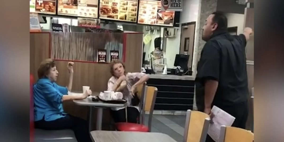 Burger King Manager Confronts Customers Complaining About Spanish