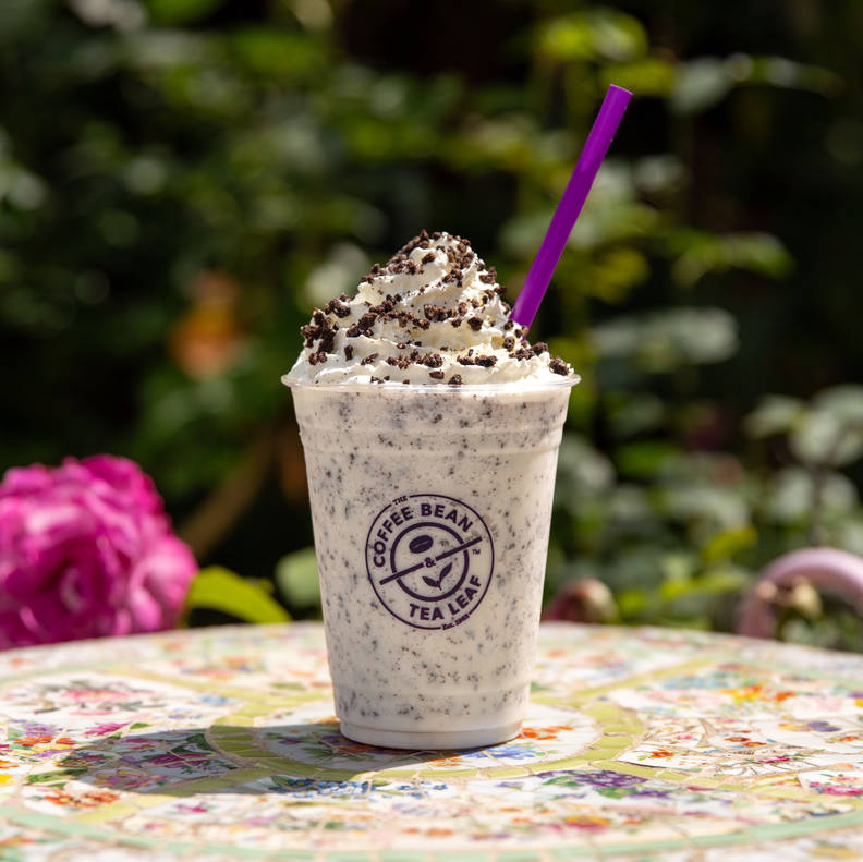 Coffee Bean Friends Drink Review The Friends Anniversary Coffee Drinks Thrillist