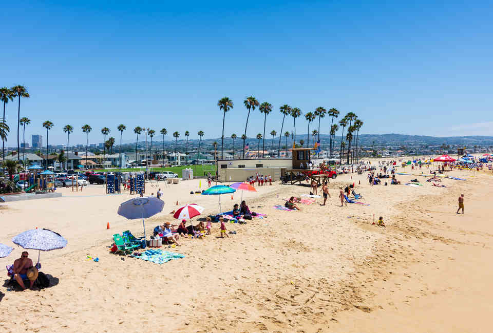 Best Beaches In Los Angeles Where To Sunbathe Eat And Drink