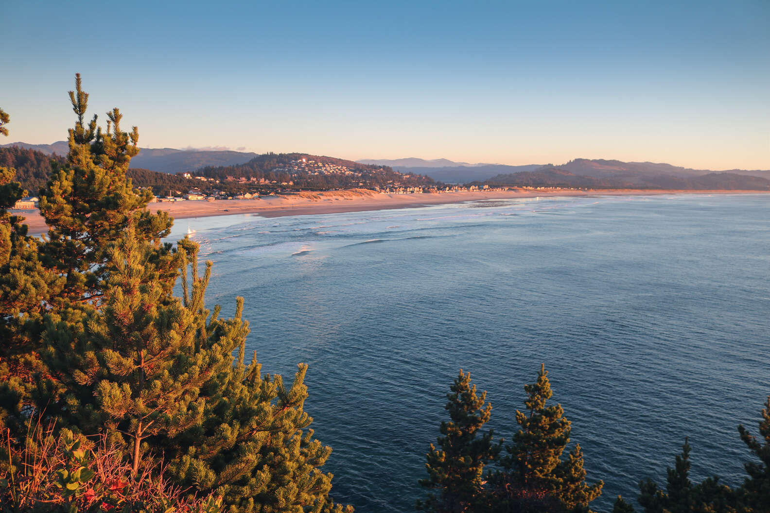 Best Oregon Beaches & Beach Towns: Beautiful Places to Visit in Oregon ...