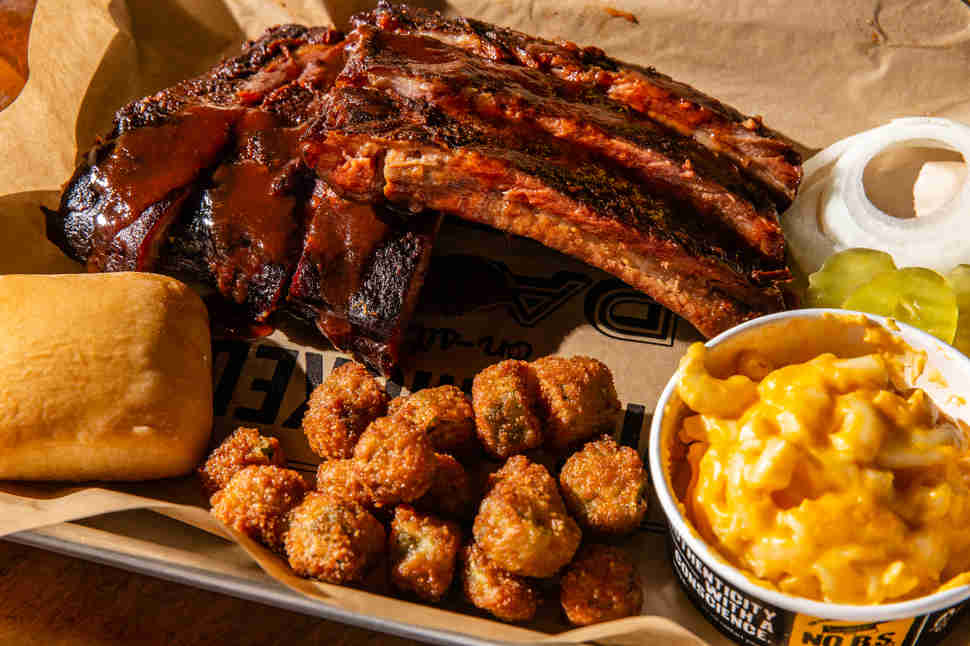 Dickey's Barbecue Pit Review: Best Things To Order On The Dickey's Menu ...