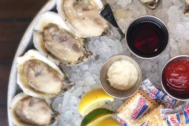 Best Oysters In New Orleans Bars With Excellent Oyster Happy