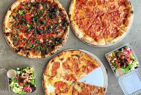 Best Pizza In Los Angeles Whats The Best Pizza In La Thrillist