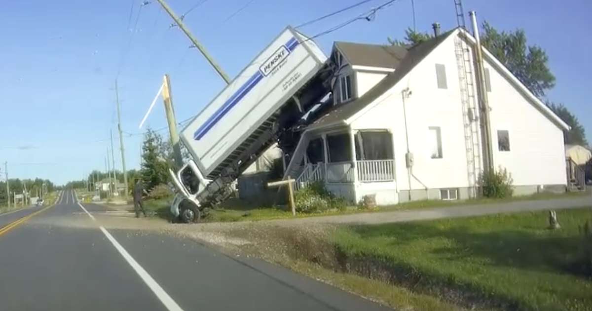 Penske Truck Lands on Roof of a House in Ontario in Ridiculous Video ...