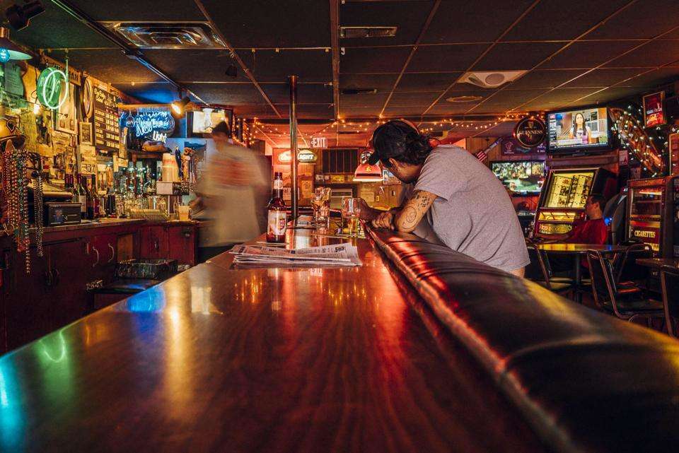 Best Dive Bars In Austin Where To Find Good Cheap