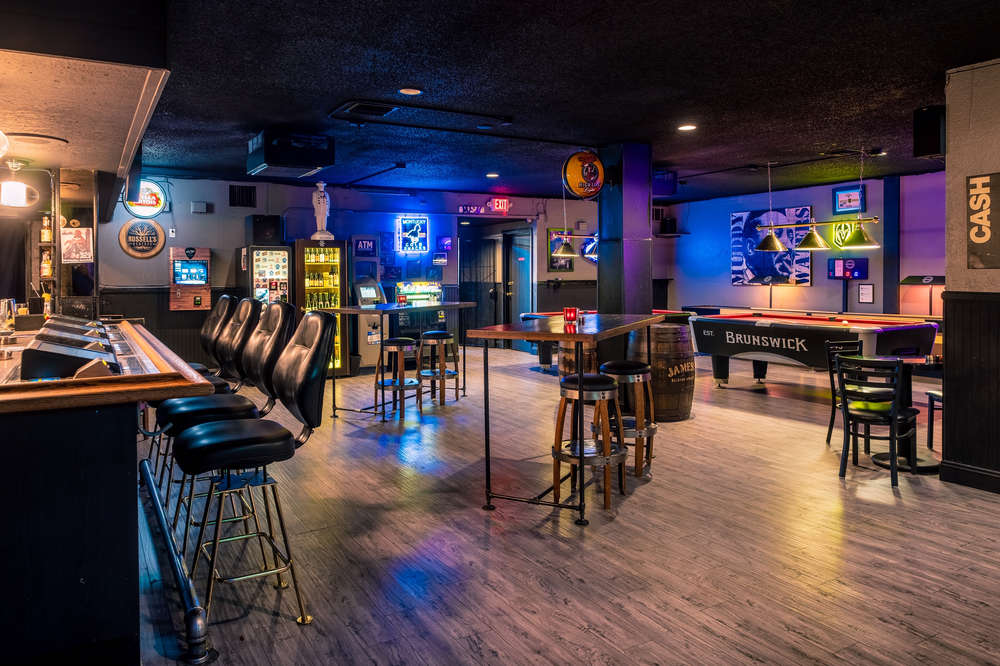 Best Dive Bars In Las Vegas Where To Find Good Neighborhood Bars Thrillist