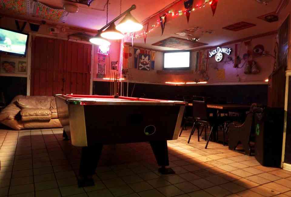 Best Dive Bars In Charleston Where To Find Good