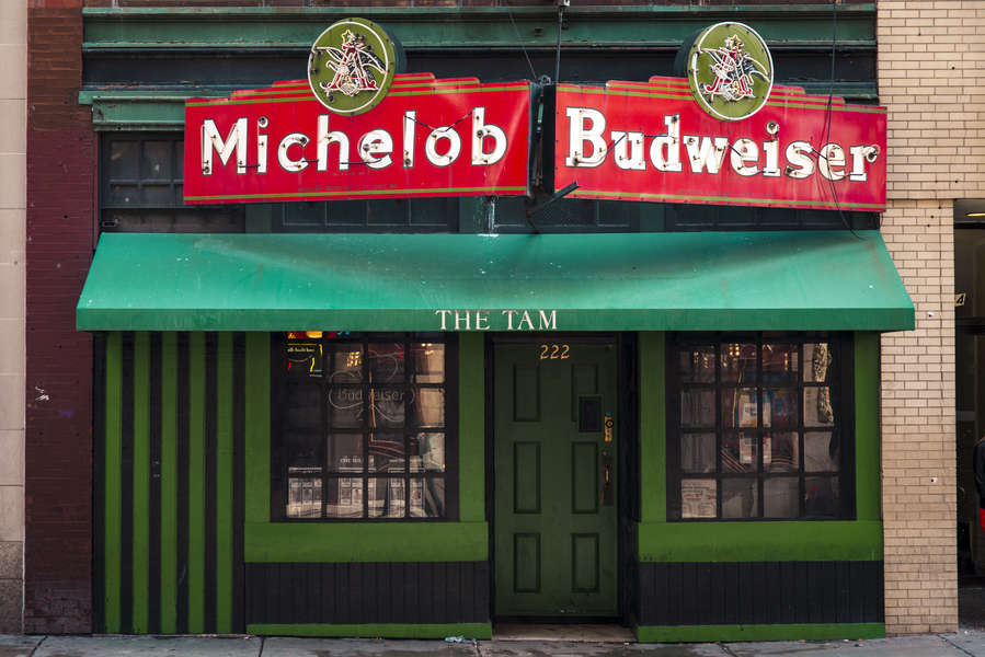 Best Dive Bars In Boston Where To Find Good Neighborhood Bars Thrillist