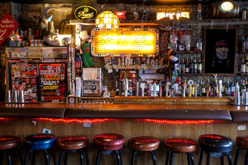 Best Brooklyn Dive Bars To Drink At Now Thrillist